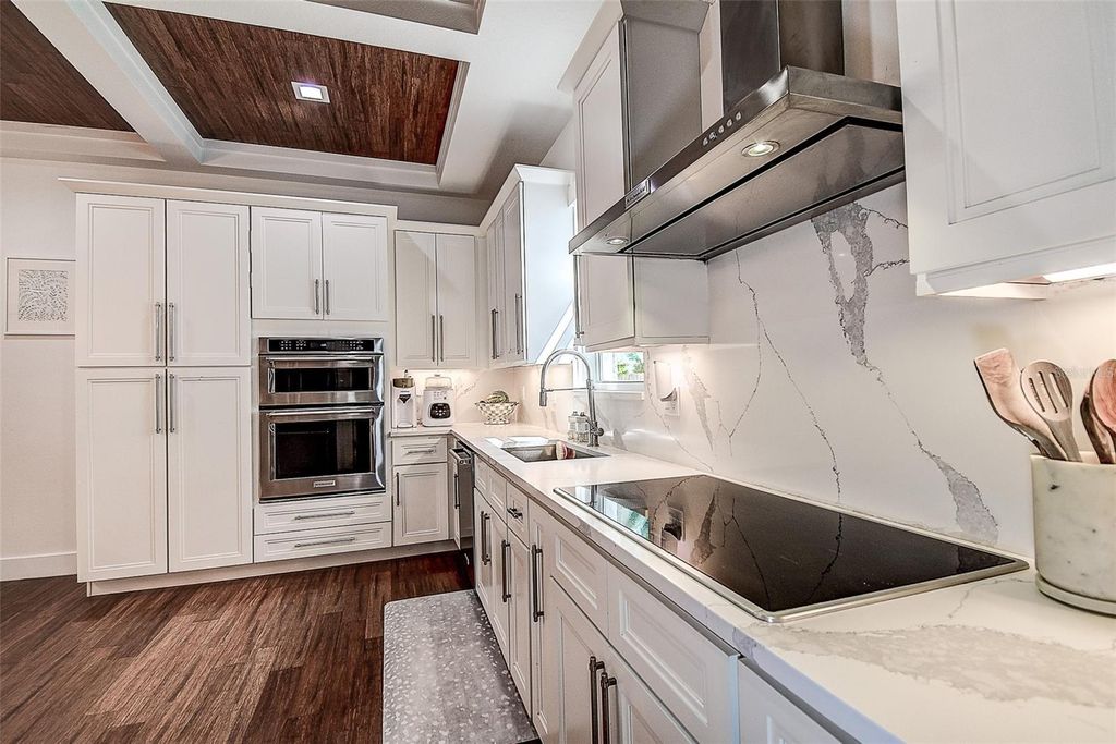 Image 13 of property listing at 3311 W PAUL AVENUE, Tampa, FL 33611