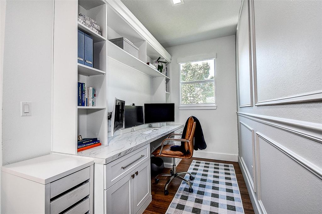 Image 26 of property listing at 3311 W PAUL AVENUE, Tampa, FL 33611