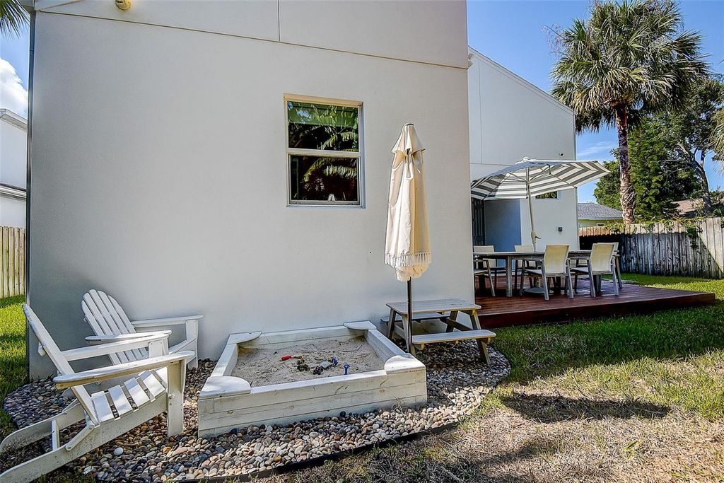 Image 30 of property listing at 3311 W PAUL AVENUE, Tampa, FL 33611