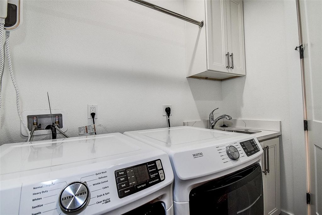 Image 32 of property listing at 3311 W PAUL AVENUE, Tampa, FL 33611