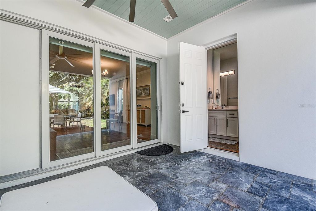 Image 34 of property listing at 3311 W PAUL AVENUE, Tampa, FL 33611