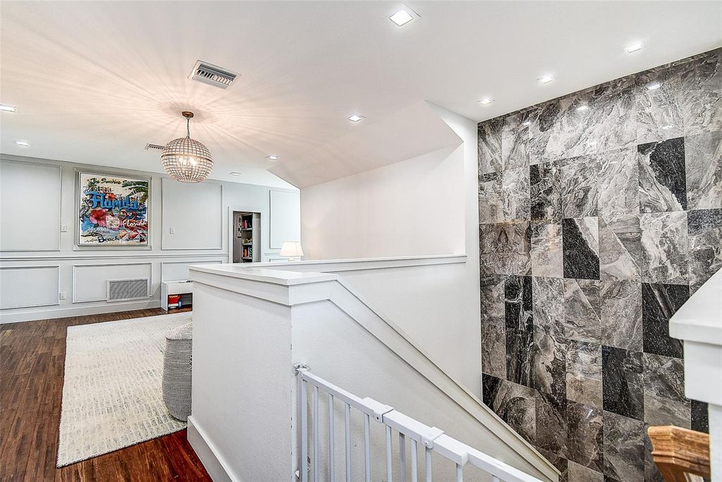 Image 35 of property listing at 3311 W PAUL AVENUE, Tampa, FL 33611