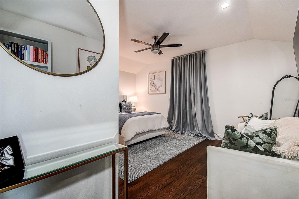 Image 42 of property listing at 3311 W PAUL AVENUE, Tampa, FL 33611