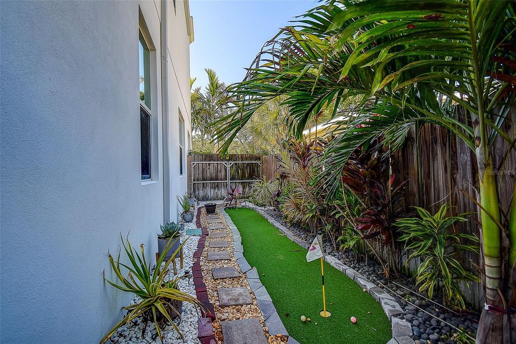 Image 50 of property listing at 3311 W PAUL AVENUE, Tampa, FL 33611