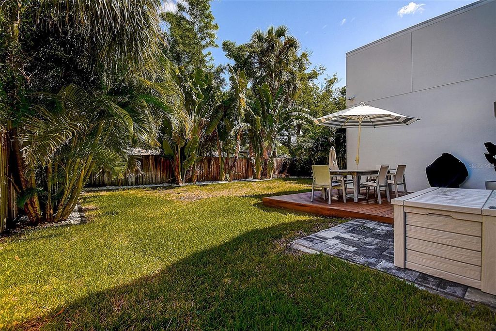 Image 51 of property listing at 3311 W PAUL AVENUE, Tampa, FL 33611