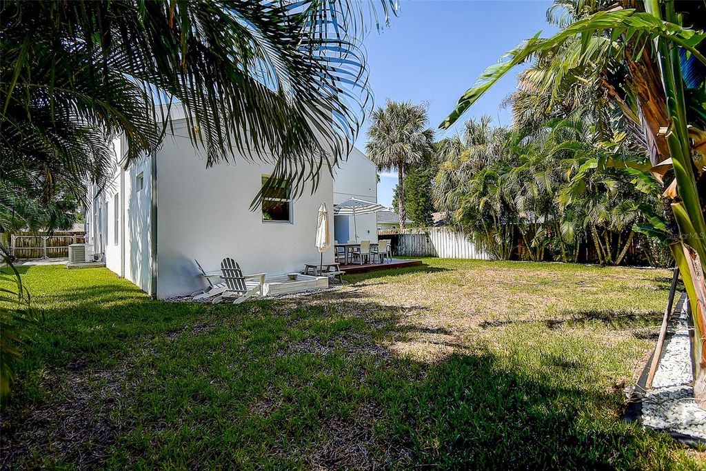Image 52 of property listing at 3311 W PAUL AVENUE, Tampa, FL 33611