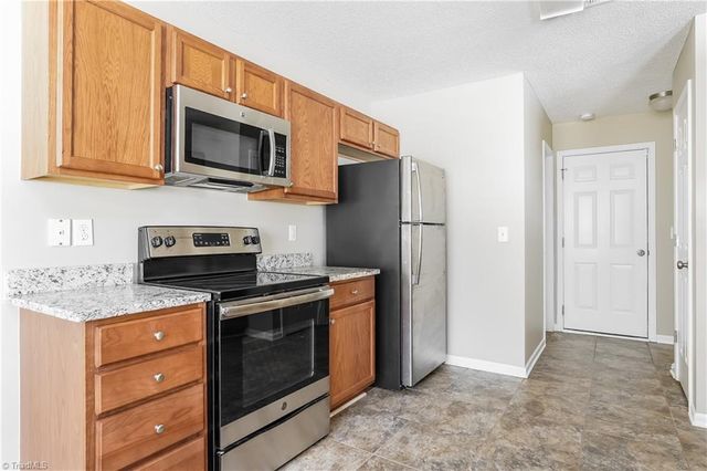 5039 Liberty Hall Circle, Winston-salem, NC 27106