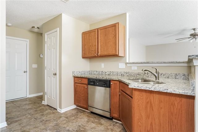 5039 Liberty Hall Circle, Winston-salem, NC 27106