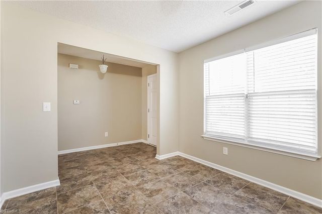 5039 Liberty Hall Circle, Winston-salem, NC 27106