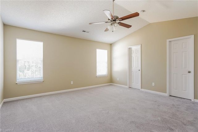 5039 Liberty Hall Circle, Winston-salem, NC 27106