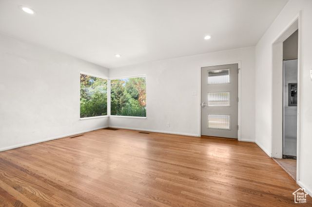 873 N AMERICAN BEAUTY DR, Salt Lake City, UT 84116