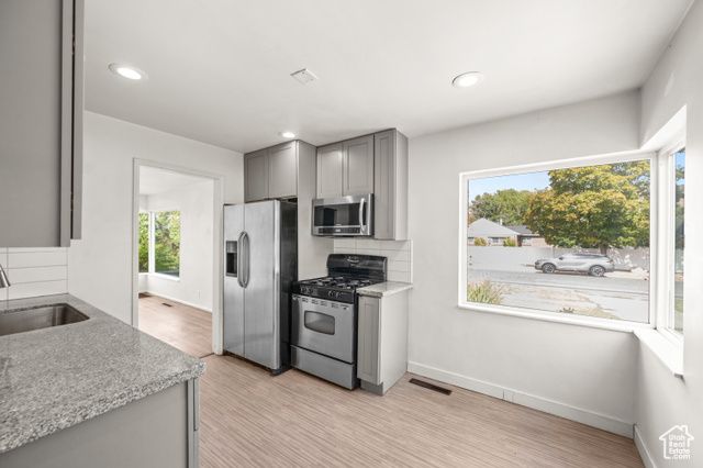 873 N AMERICAN BEAUTY DR, Salt Lake City, UT 84116