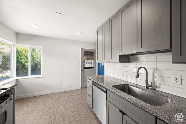 873 N AMERICAN BEAUTY DR, Salt Lake City, UT 84116