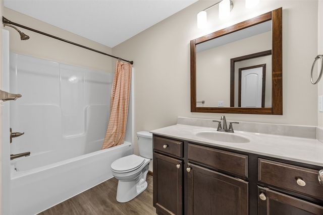 2012 SW Holly Meadow Avenue, Cedar Rapids, IA 52404