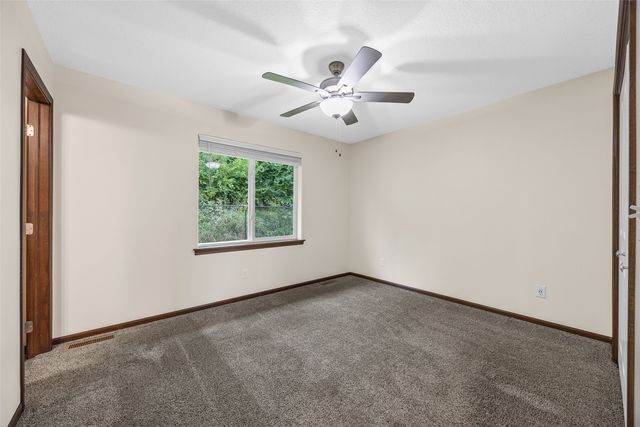 2012 SW Holly Meadow Avenue, Cedar Rapids, IA 52404