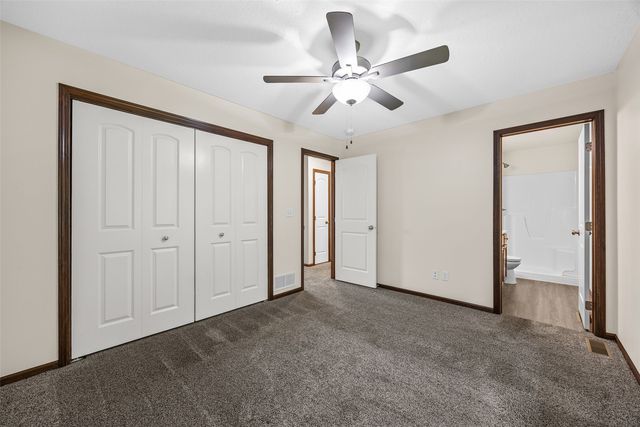 2012 SW Holly Meadow Avenue, Cedar Rapids, IA 52404