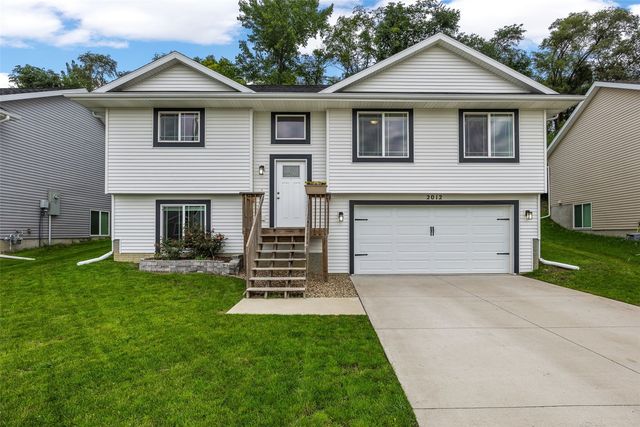 2012 SW Holly Meadow Avenue, Cedar Rapids, IA 52404