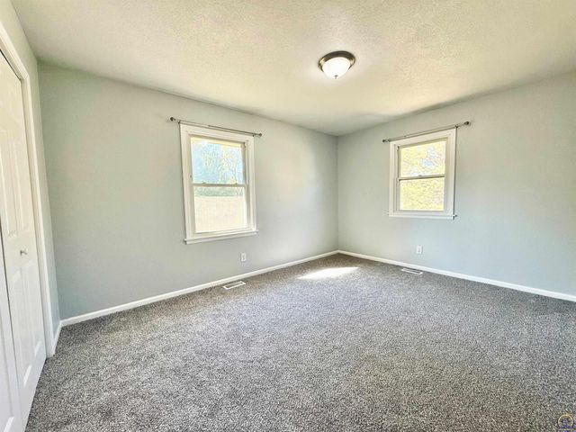 4301 NW Westgate RD, Topeka, KS 66618