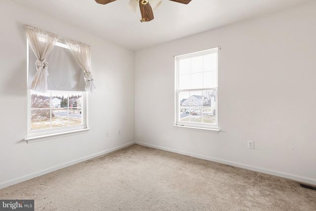 205 E HARVEST DR, New Castle, DE 19720