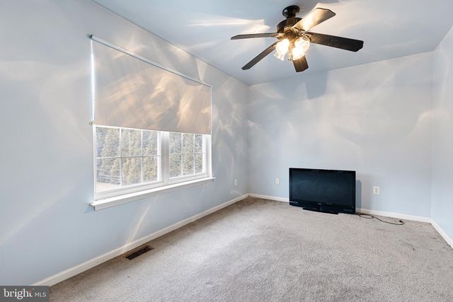 205 E HARVEST DR, New Castle, DE 19720