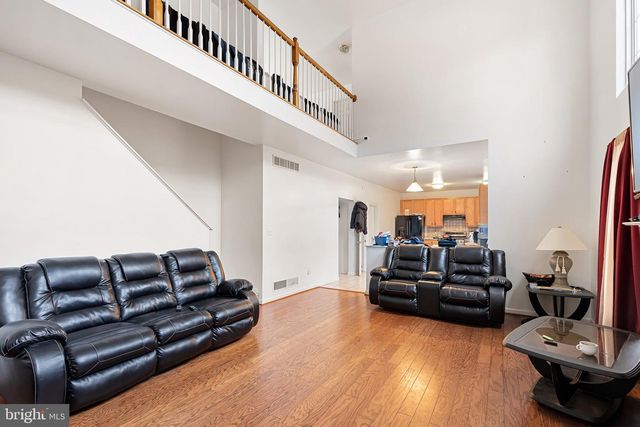 205 E HARVEST DR, New Castle, DE 19720