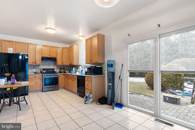 205 E HARVEST DR, New Castle, DE 19720