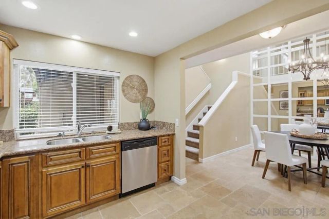 10261 Caminito Agadir, San Diego, CA 92131