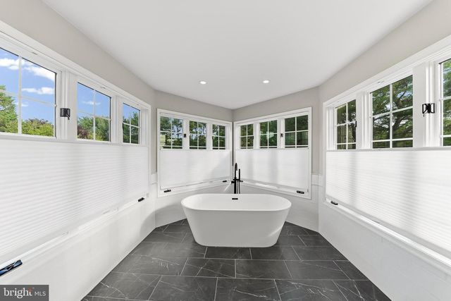 286 HICKORY DR, Kennett Square, PA 19348