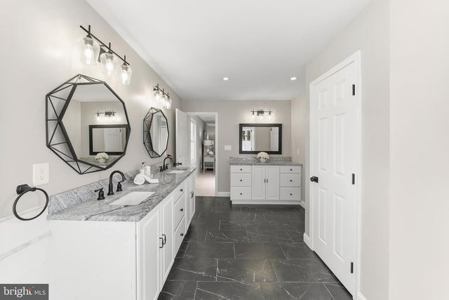 286 HICKORY DR, Kennett Square, PA 19348