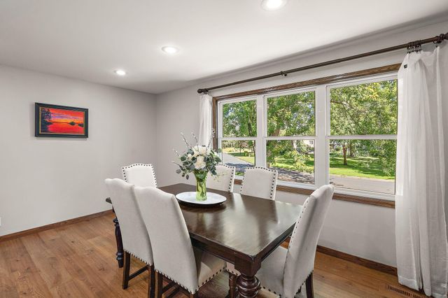 1419 Three Oaks Avenue, Maple Plain, MN 55359