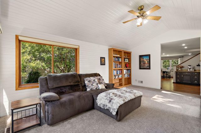 1419 Three Oaks Avenue, Maple Plain, MN 55359