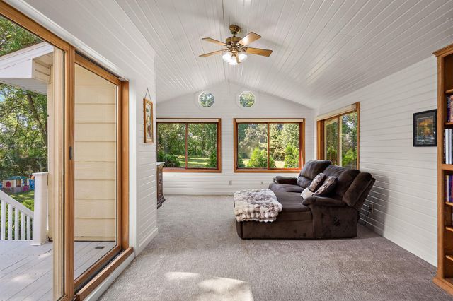 1419 Three Oaks Avenue, Maple Plain, MN 55359