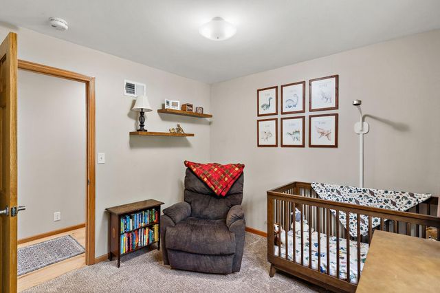 1419 Three Oaks Avenue, Maple Plain, MN 55359
