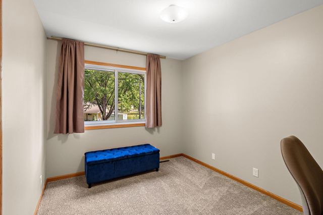 1419 Three Oaks Avenue, Maple Plain, MN 55359