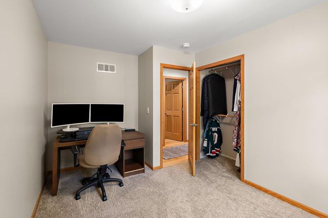 1419 Three Oaks Avenue, Maple Plain, MN 55359