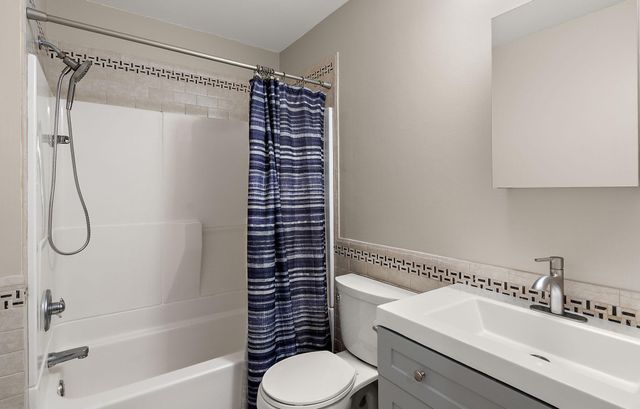 1419 Three Oaks Avenue, Maple Plain, MN 55359
