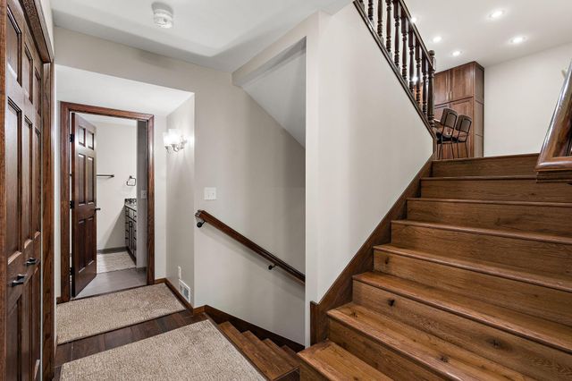 1419 Three Oaks Avenue, Maple Plain, MN 55359