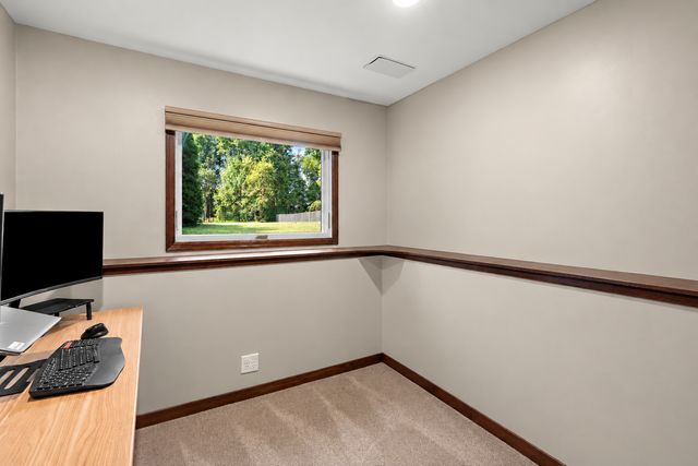 1419 Three Oaks Avenue, Maple Plain, MN 55359
