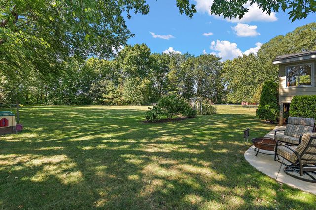 1419 Three Oaks Avenue, Maple Plain, MN 55359