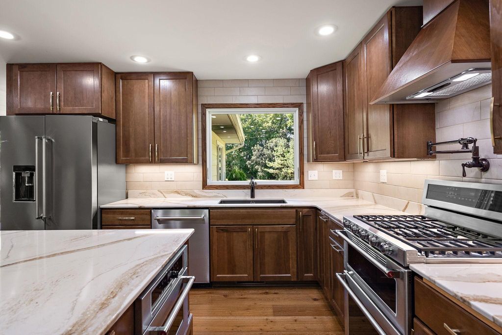 1419 Three Oaks Avenue, Maple Plain, MN 55359 — photo 5
