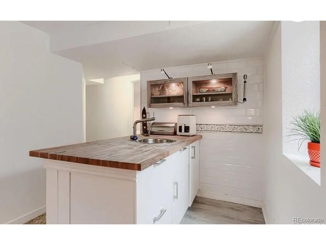 8266 S Logan Ct, Littleton, CO 80122