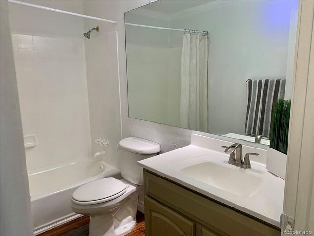8266 S Logan Ct, Littleton, CO 80122