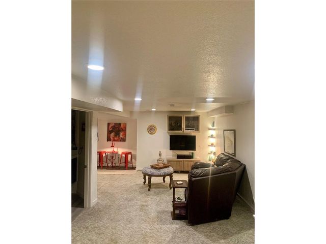 8266 S Logan Ct, Littleton, CO 80122