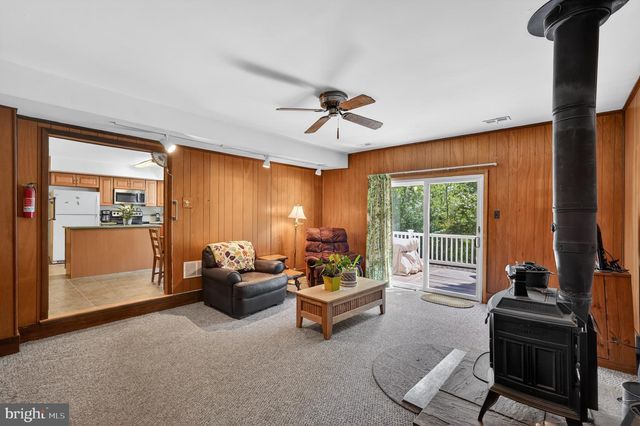 712 MEADOWLARK RD, Norristown, PA 19403
