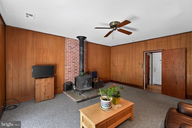 712 MEADOWLARK RD, Norristown, PA 19403