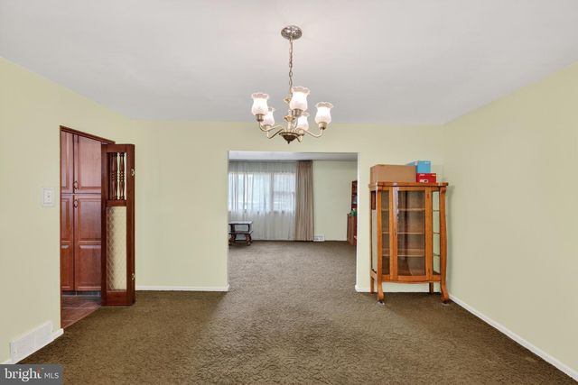 712 MEADOWLARK RD, Norristown, PA 19403