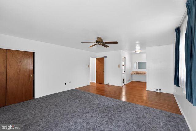 712 MEADOWLARK RD, Norristown, PA 19403