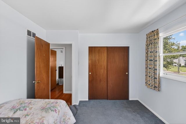 712 MEADOWLARK RD, Norristown, PA 19403