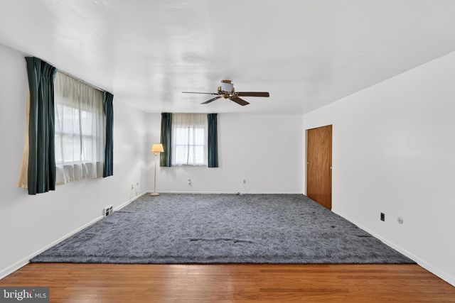 712 MEADOWLARK RD, Norristown, PA 19403