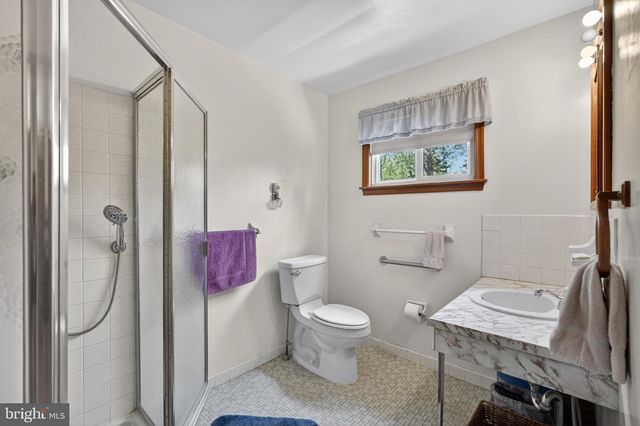 712 MEADOWLARK RD, Norristown, PA 19403